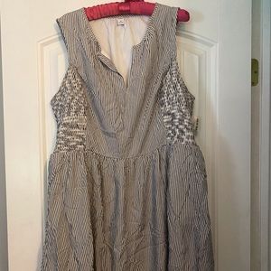 Old Navy Dress XL navy-white